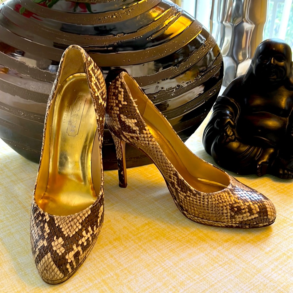 COACH snake leather style high heels/great condition-and so comfortable 🔥 💯🔥